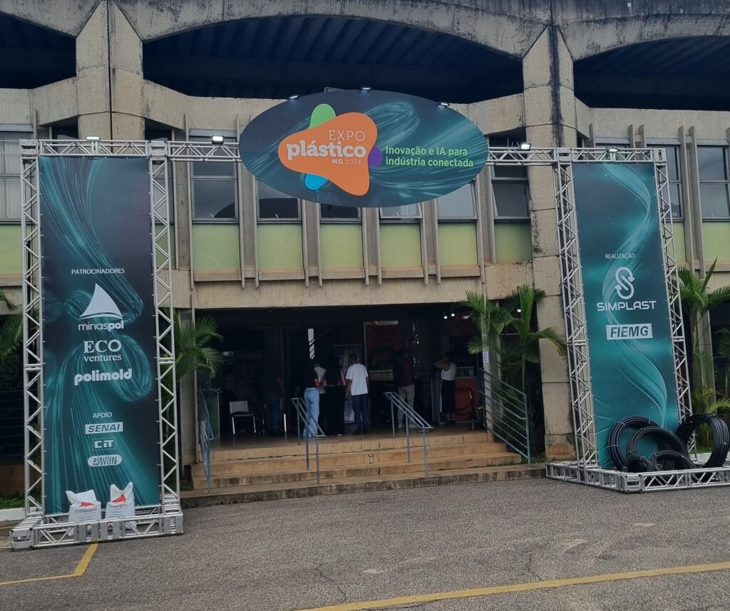Entrada da ExpoPlástico 2024 no CIT SENAI-BH.