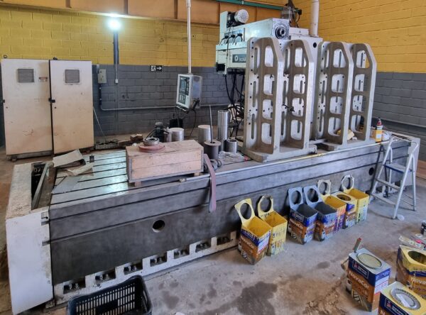 Fresadora coluna móvel - ROMI - U-60C