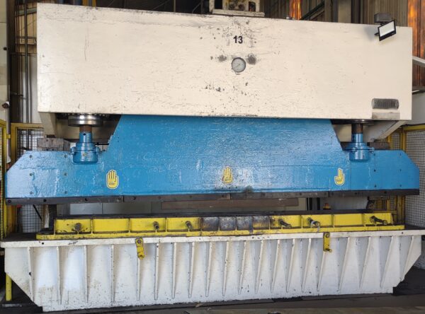 Dobradeira - RIO NEGRO - 400 TON