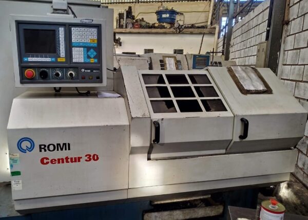 Torno CNC - ROMI - Centur 30D