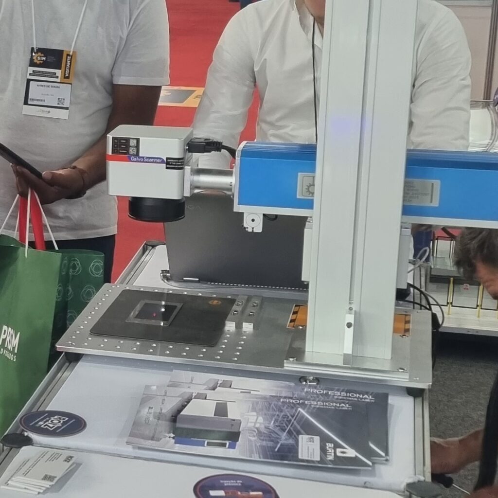 Gravadora BURTIN apresentada na feira