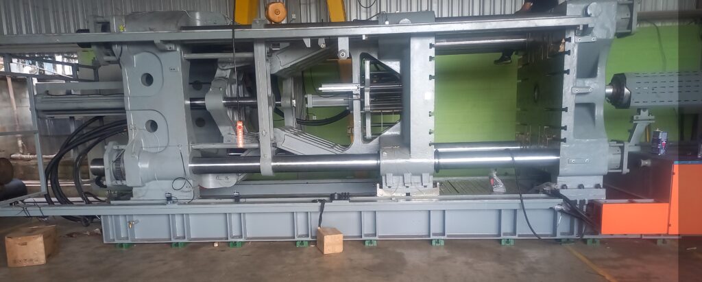 Unidade-de-fechamento-da-injetora-Chen-Hsong JM-1400-MK6