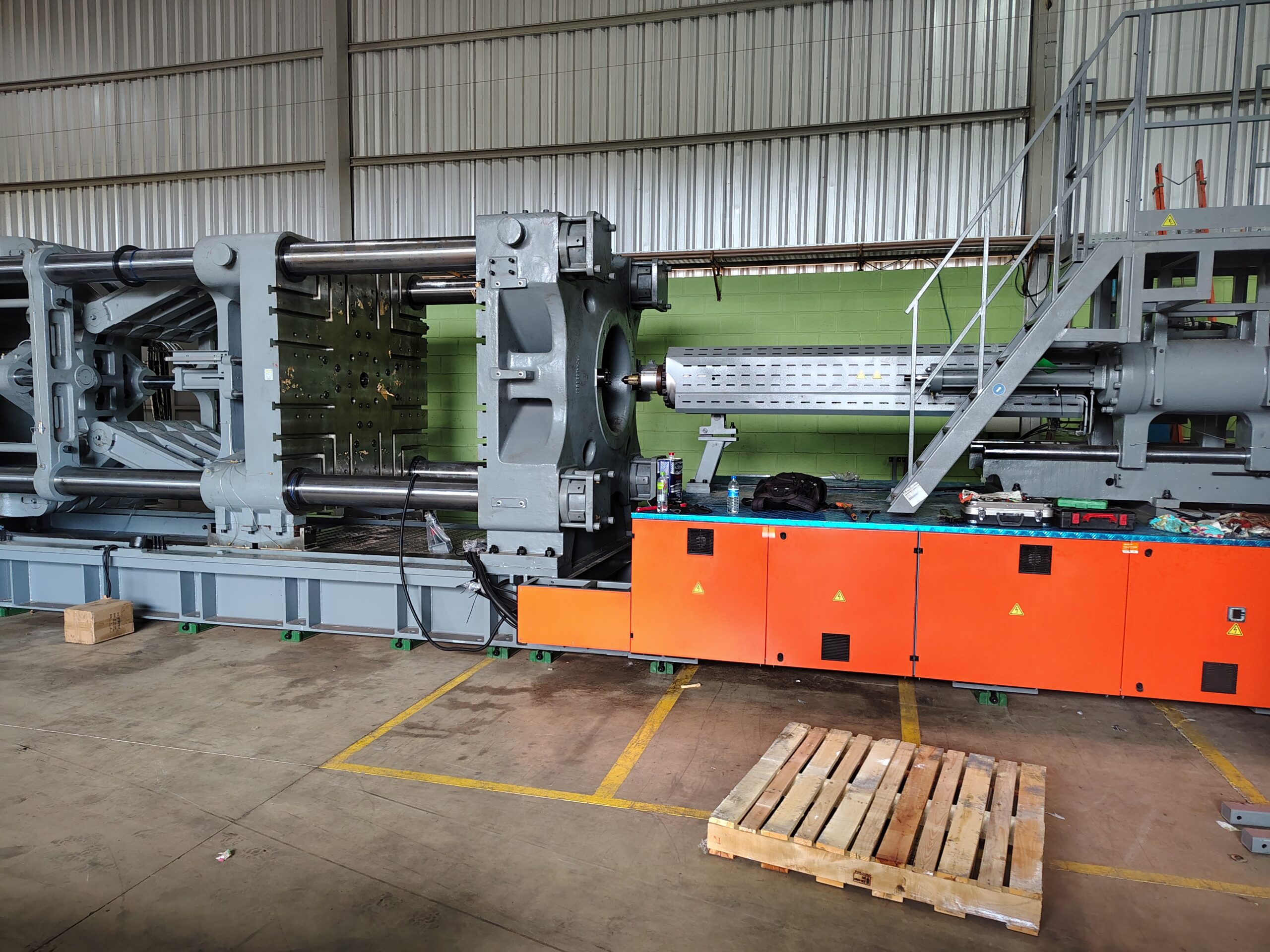 injetora-jm-1400-mk6-chen-hsong-montagem