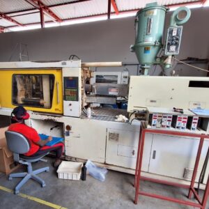 Injetora de plastico CLF 200_0